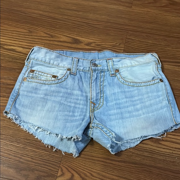 NEW TRUE RELIGION BRAND JEANS DANA CUT OFF SHORT FRAYED HEM VINTAGE‎ TRAVELER 34 - Picture 1 of 11